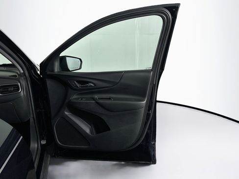 Used 2021 Chevrolet Equinox LT image 32