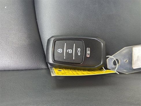 Used 2016 Toyota Prius Four w/ Advanced Technology Package image 26