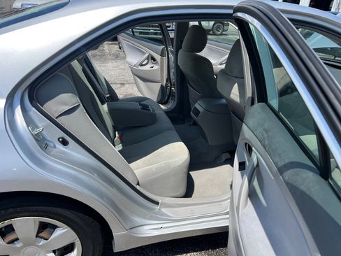 Used 2009 Toyota Camry LE FWD image 10