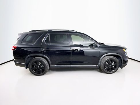 Used 2025 Honda Pilot Black Edition image 2