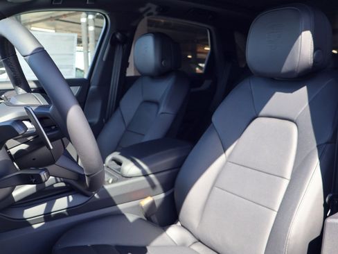 New 2026 Porsche Cayenne image 5