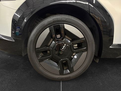 Used 2024 Kia EV9 GT-Line AWD/4WD image 39