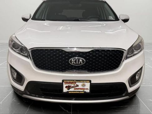 Used 2016 Kia Sorento EX w/ EX Premium Package FWD image 2