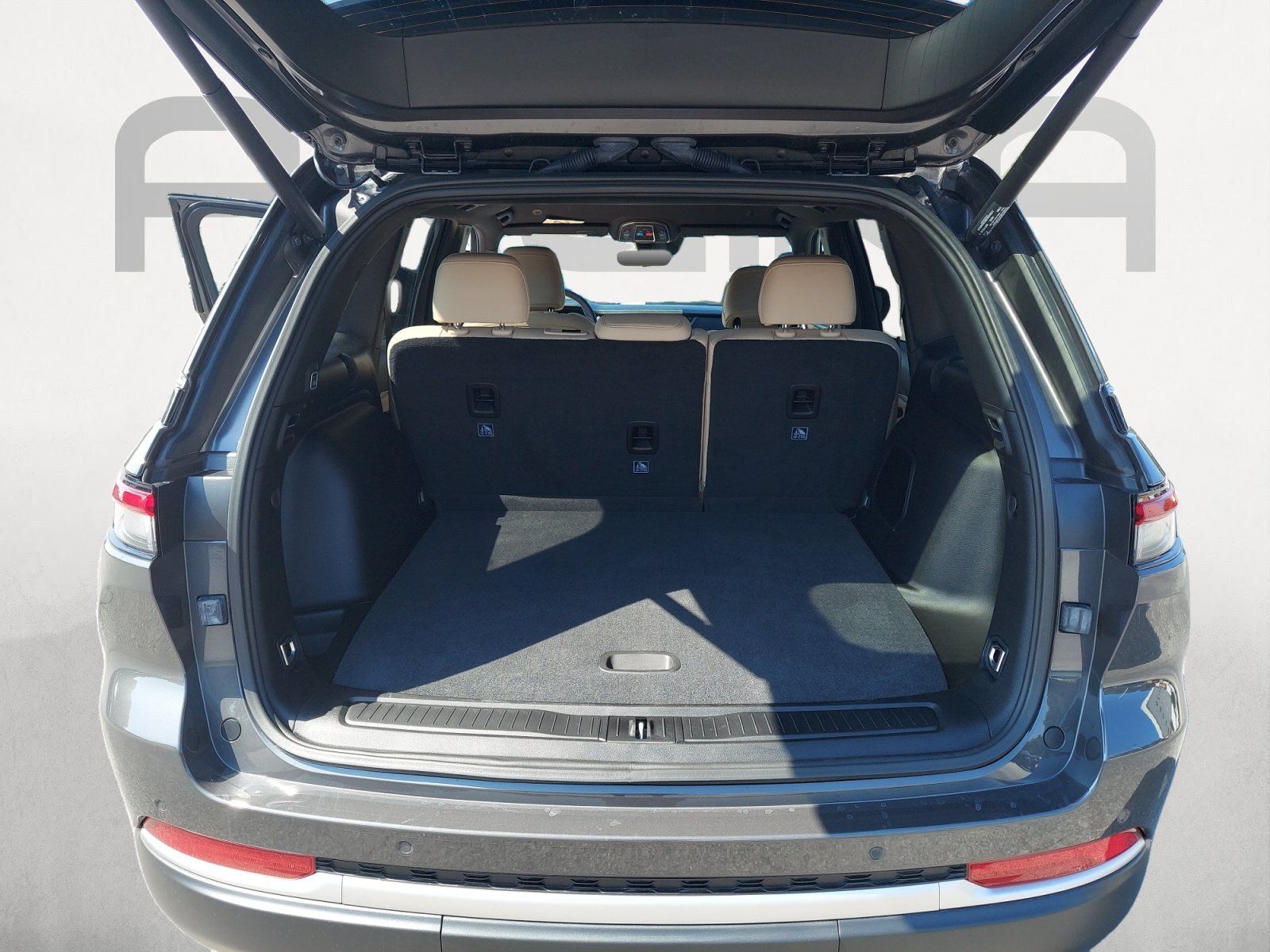 Used 2026 Jeep Grand Cherokee Limited w/ MOPAR Finishing Package RWD image 12