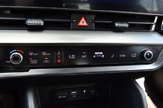 Used 2023 Kia Sportage EX FWD image 14