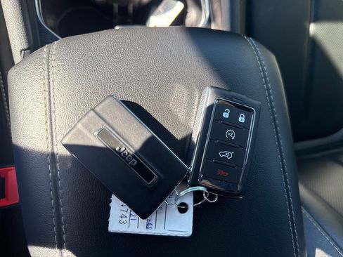 Certified 2024 Jeep Grand Cherokee Limited w/ Luxury Tech Group II image 29