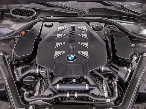 Certified 2024 BMW 760i xDrive AWD/4WD image 59