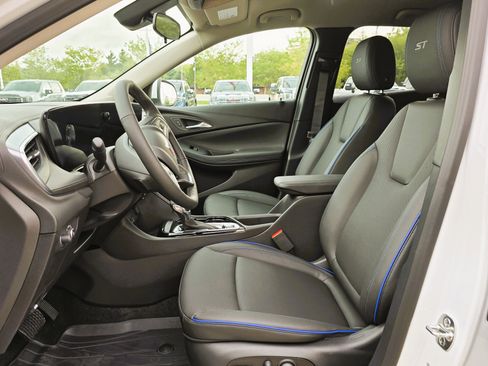 New 2026 Buick Encore GX Sport Touring w/ Advanced Technology Package image 9
