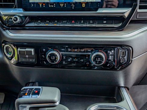 Used 2026 GMC Sierra 1500 SLT w/ SLT Premium Plus Package image 27