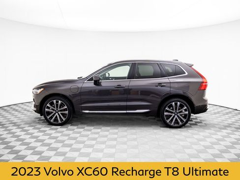 Used 2023 Volvo XC60 T8 Ultimate image 2