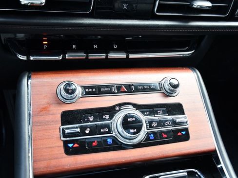 Used 2023 Lincoln Aviator Reserve w/ Jet Appearance Package AWD/4WD image 32