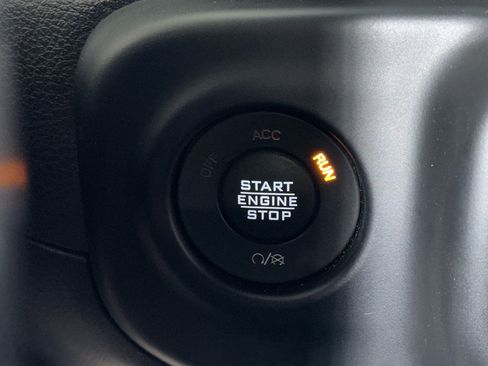 Used 2021 Jeep Wrangler Unlimited Sahara AWD/4WD image 28