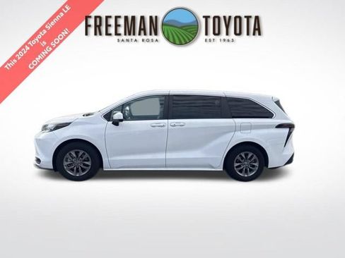 Used 2024 Toyota Sienna LE AWD/4WD image 1