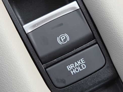 Certified 2024 Honda HR-V EX-L image 8