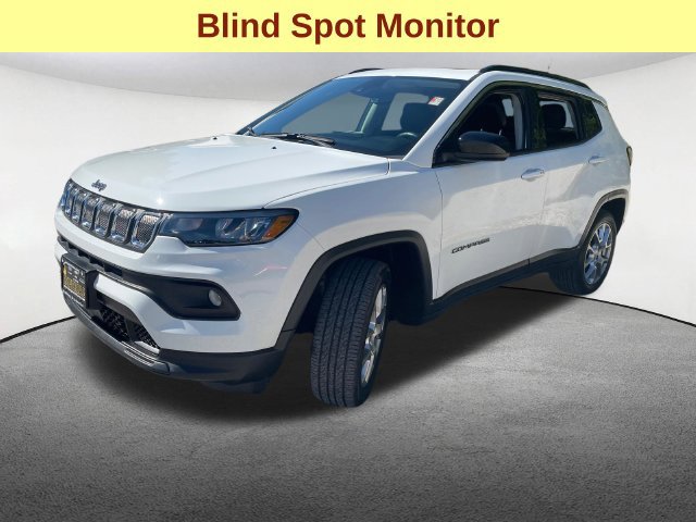 Used 2022 Jeep Compass Latitude w/ Sun and Sound Group AWD/4WD image 5