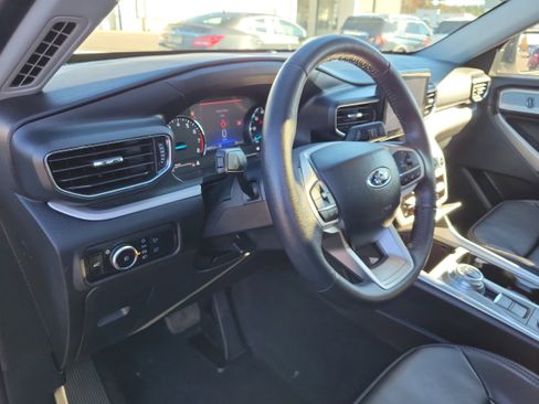 Used 2023 Ford Explorer XLT w/ Equipment Group 202A image 20