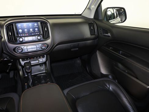 Used 2022 GMC Canyon AT4 w/ Trailering Package AWD/4WD image 11