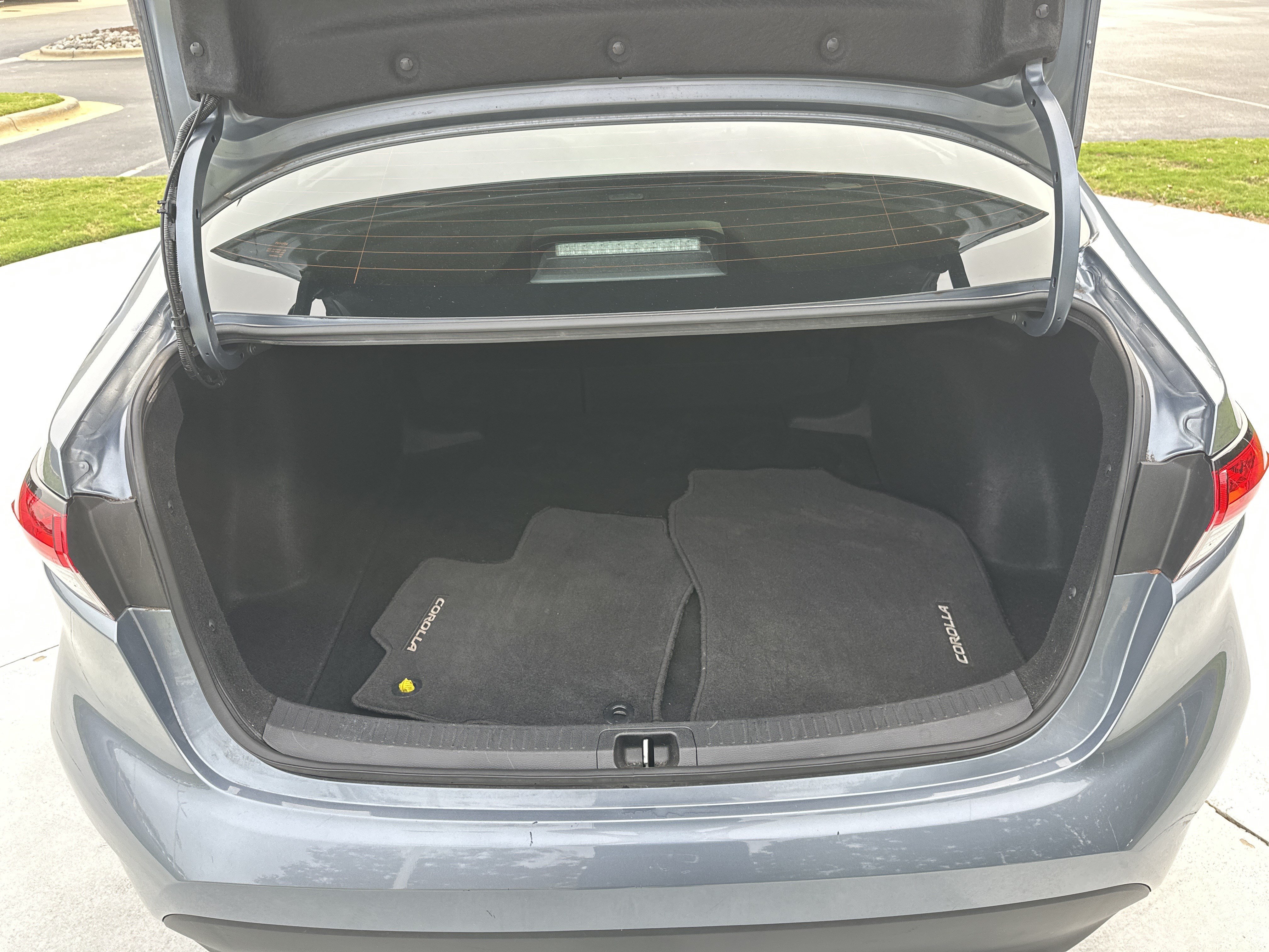 Certified 2024 Toyota Corolla LE FWD image 32
