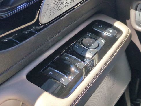 Used 2022 Lincoln Aviator Reserve w/ Equipment Group 201A image 24