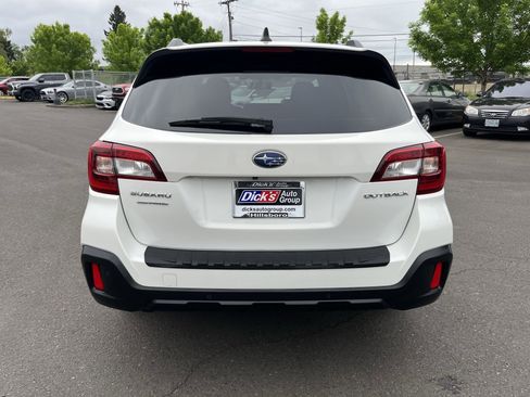 Used 2018 Subaru Outback 2.5i Touring w/ Popular Package #3 AWD/4WD image 4