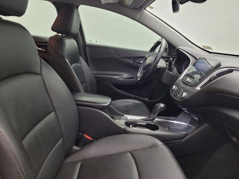 Used 2020 Chevrolet Malibu LT w/ Leather Package FWD image 21
