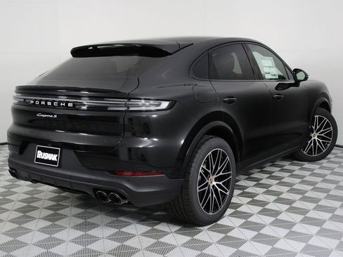 New 2026 Porsche Cayenne S image 7