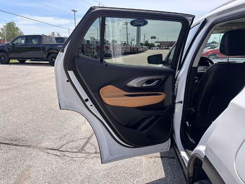Used 2021 GMC Terrain SLT w/ Infotainment Package II AWD/4WD image 15