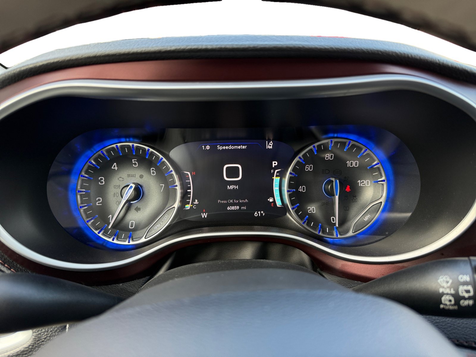 Used 2017 Chrysler Pacifica Limited FWD image 11