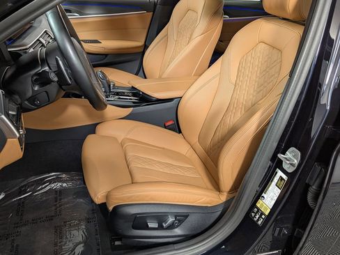 Certified 2022 BMW 530i xDrive w/ M Sport Package image 19