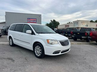 Used 2014 Chrysler Town & Country Touring image 1