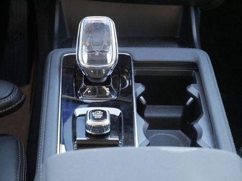 New 2026 Volvo XC90 B6 Ultra w/ Protection Package image 9