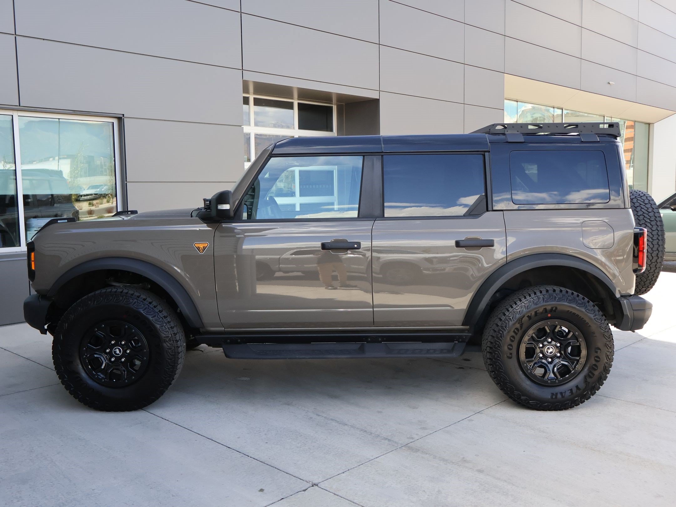 Used 2025 Ford Bronco Badlands AWD/4WD image 9
