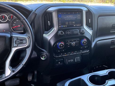 Used 2022 Chevrolet Silverado 2500 LT w/ Convenience Package image 15