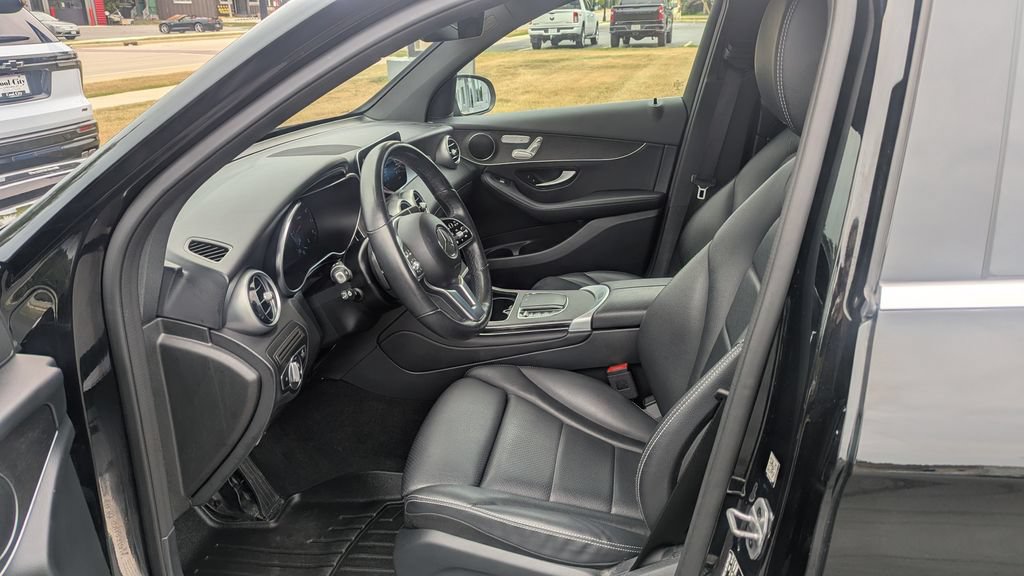 Used 2022 Mercedes-Benz GLC 300 4MATIC image 13