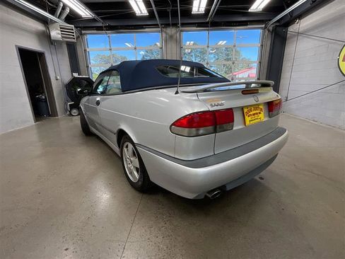 Used 2003 Saab 9-3 SE image 3