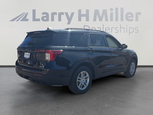 New 2026 Ford Explorer Active image 5