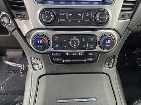 Used 2019 Chevrolet Suburban Premier image 27