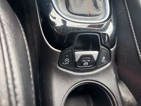 Used 2020 Jeep Compass Limited image 33