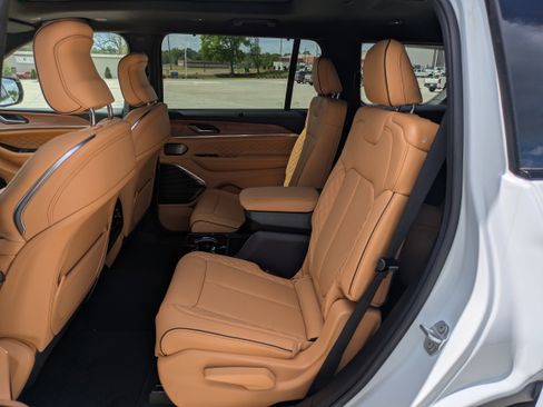 New 2026 Jeep Grand Cherokee L Summit AWD/4WD image 14