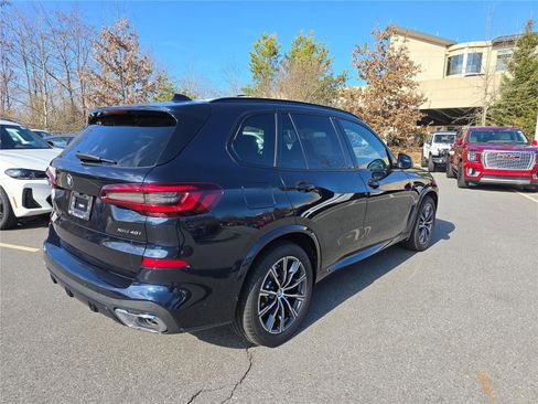 Used 2021 BMW X5 xDrive40i w/ M Sport Package image 3