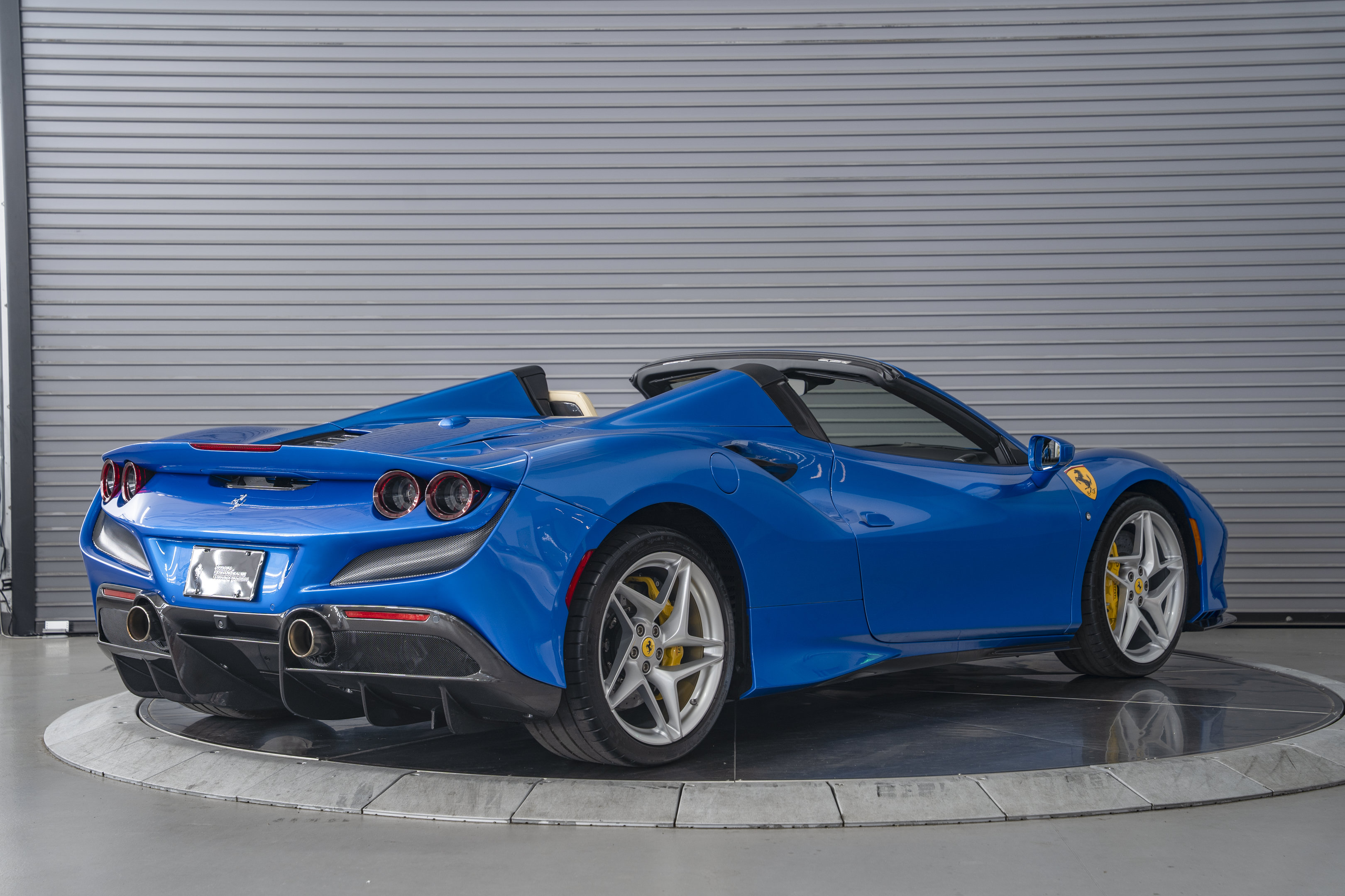 Used 2023 Ferrari F8 Tributo RWD image 5