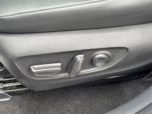 Used 2025 Toyota Grand Highlander AWD image 34