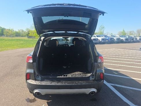 Used 2020 Ford Escape SE FWD image 10