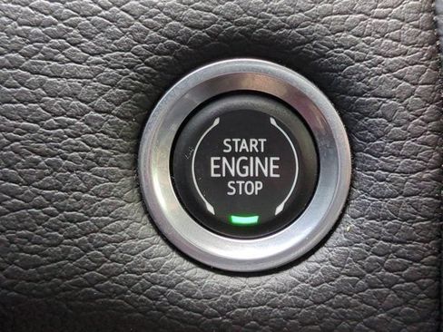 Used 2023 GMC Yukon Denali AWD/4WD image 27