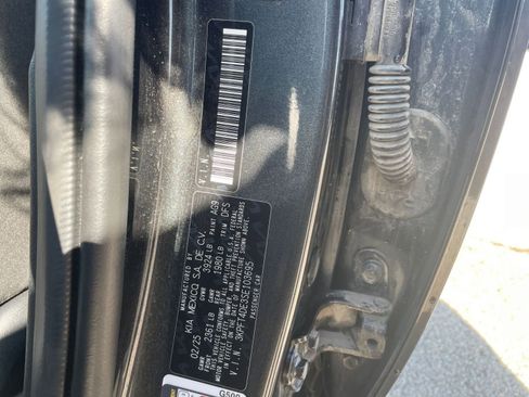 Used 2025 Kia K4 LXS image 29