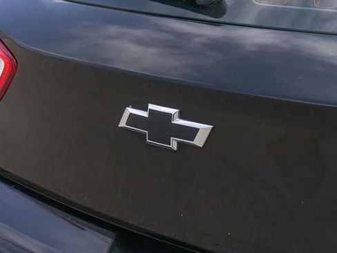 Used 2018 Chevrolet Cruze LT w/ Sun And Sound Package FWD image 12