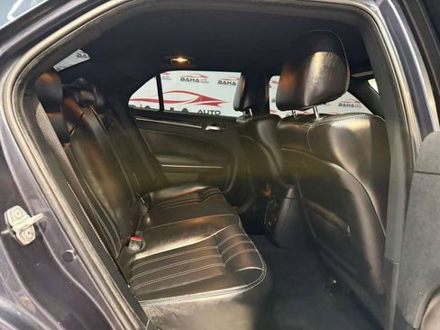 Used 2019 Chrysler 300 S image 34