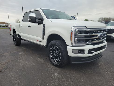 Used 2024 Ford F250 Platinum image 5