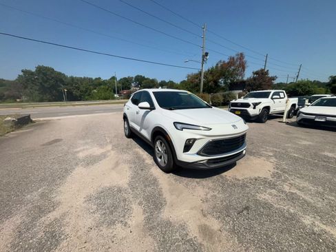 Used 2026 Buick Encore GX Preferred AWD/4WD image 3