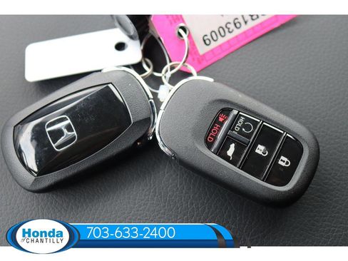 New 2025 Honda Pilot Sport image 37